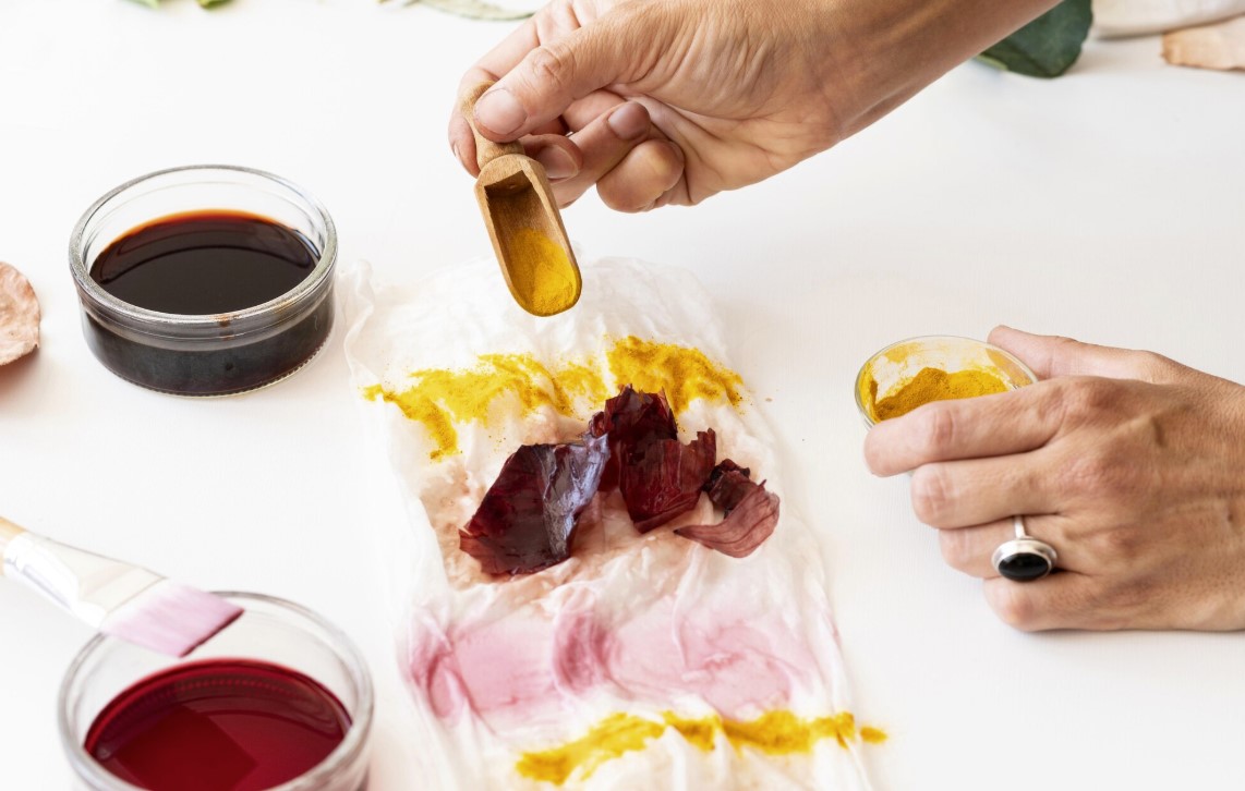 Jak barvit křišťálovou pryskyřici: barviva, pigmenty a efekty